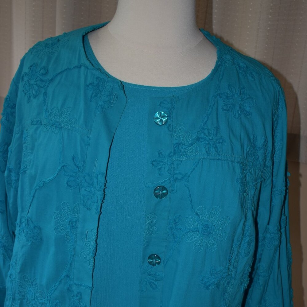 Woman's 2X  2 piece blouse and tank top set